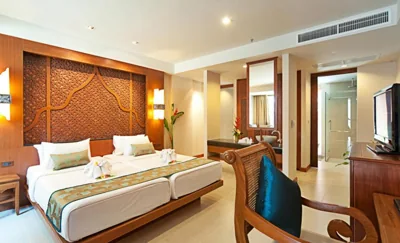 泳池景观高级双人或双床间 — Rawai Palm Beach Resort